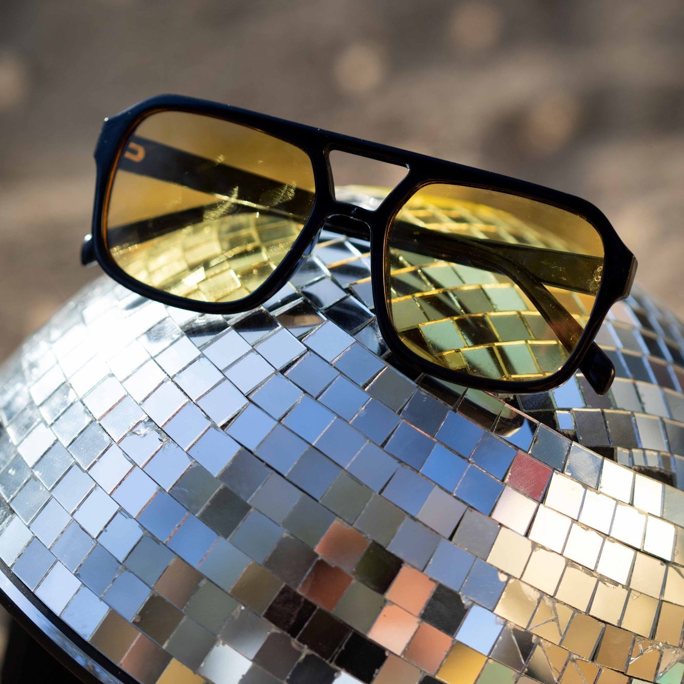 Diskokugel-Helm mit Sonnenbrille