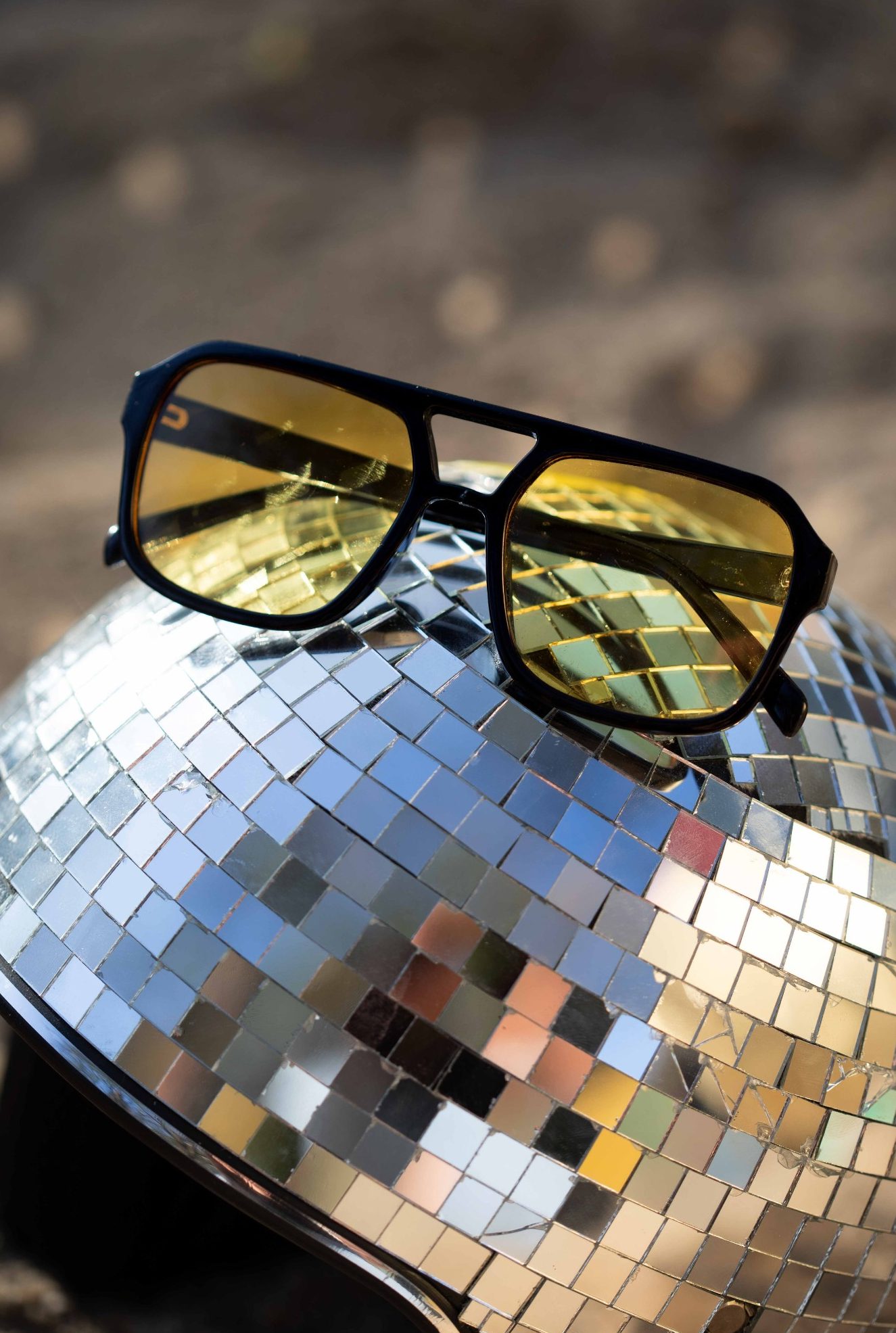 Diskokugel-Helm mit Sonnenbrille
